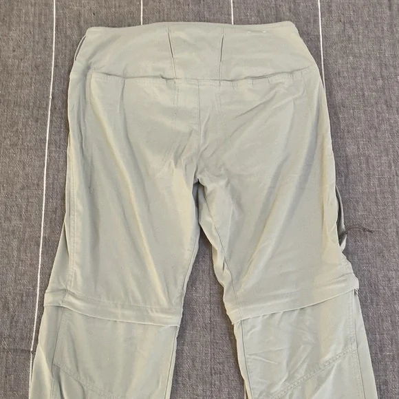 Women’s Columbia Hiking Pants - Size 6 - Picture 3 of 7